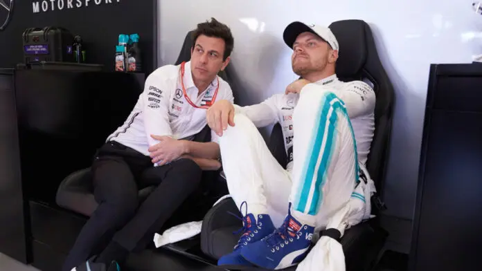 Mercedes pensa a Bottas...