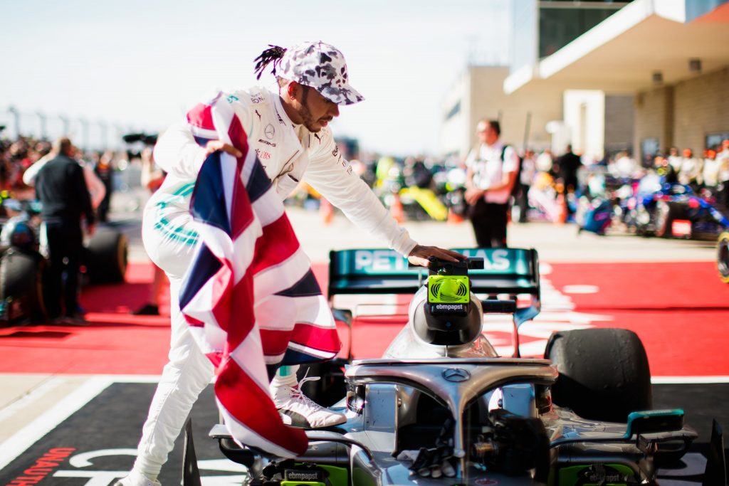 La cavalcata di Lewis Hamilton, esacampione del mondo