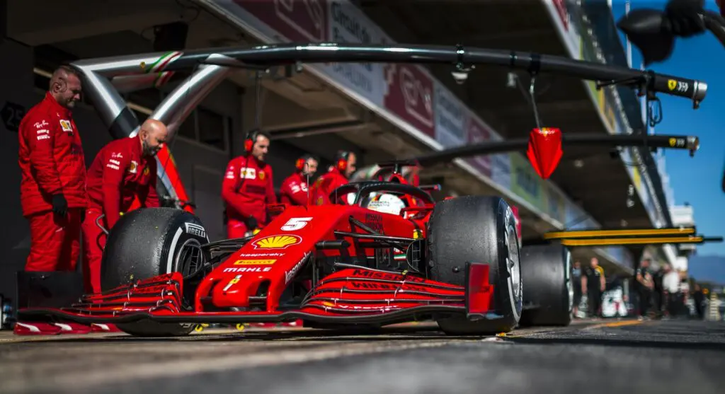 Le difficoltà di Vettel in Ferrari si spiegano con la mancanza di un manager?