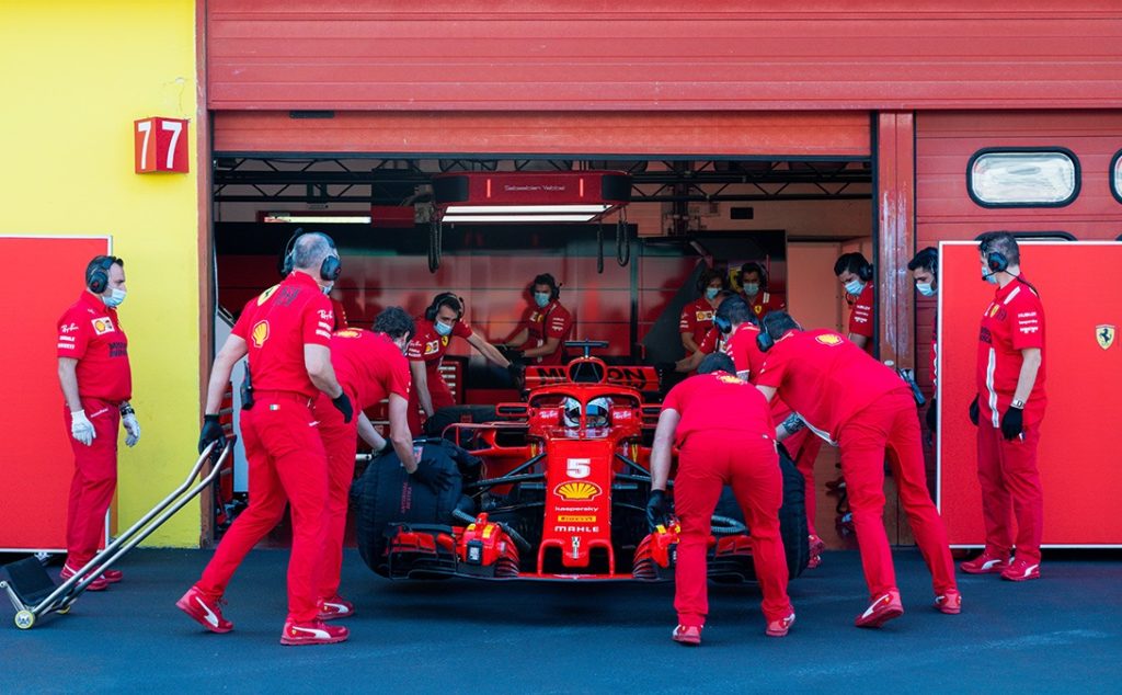 Brundle punta sull'insolenza di Vettel: "Non rispetterà gli ordini di scuderia..."