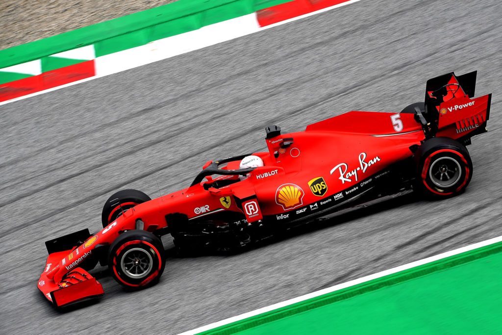 Sebastian Vettel alla guida della Ferrari SF1000 al Red Bull Ring