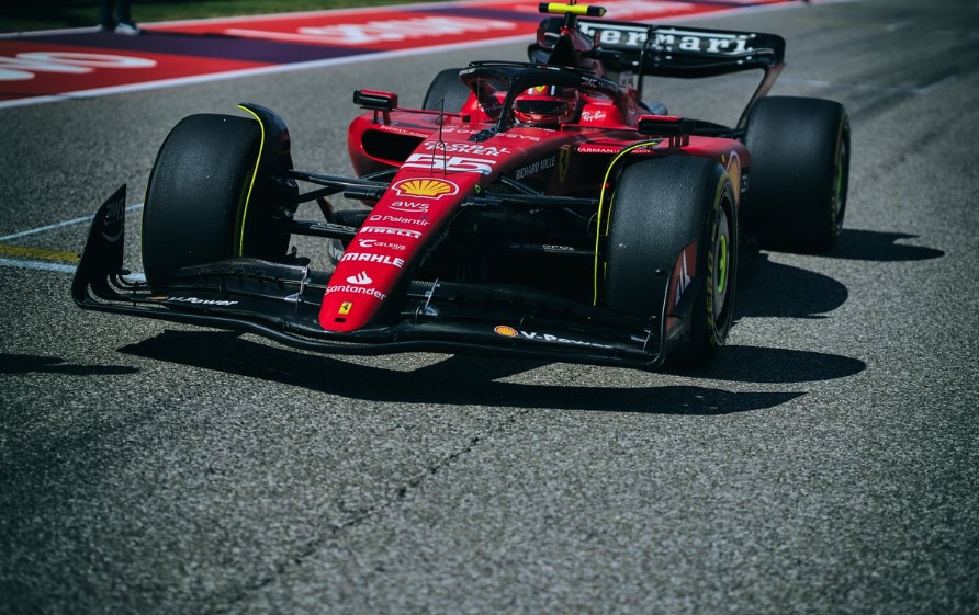 Formula Uno Analisi Tecnica  Analisi Tecnica Ferrari, Mercedes